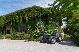 Tracteur agricole Deutz Fahr 4 Mini 4x4 110 CV à transmission par engrenages avec moteur, boîte de vitesses et pompe - Product Image 5