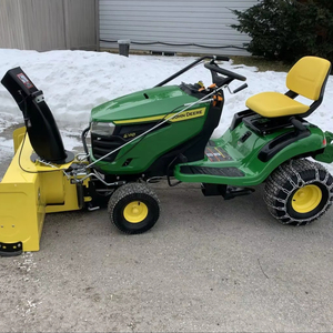 Tracteur tondeuse à gazon John Deeree S220 avec souffleuse à neige - Product Image 2