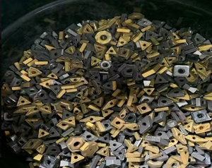 Accessoires de rebuts de carbure de tungstène à propriétés magnétiques premium (forme de flocons, qualité HMS) pour le recyclage des métaux - Livraison rapide - Product Image 1