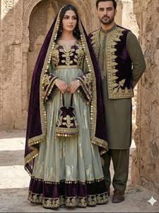 Vestido Tradicional Afgano Bohemio Vintage para Pareja Pashtun, Hecho a Mano, Ropa Étnica Cultural para Bodas, Personalizable, Largo hasta el Suelo - Product Image 3