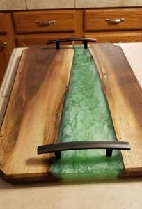 Époxy transparent en bois d'acacia avec design de pétales Plateau de service napperon tasse thé plateaux de service rustiques en résine et bois - Product Image 4