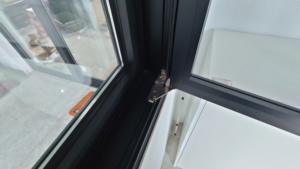 Holcom Vietnam pont thermique fenêtre à battant en aluminium pour bâtiments LowE Double verre isolation thermique à haut rendement énergétique - Product Image 2