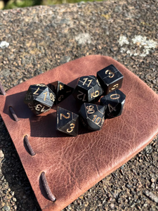 OEM Jeu de dés en corne de buffle écologique 7 pièces pour les jeux de rôle DND Aventuriers de bureau Artisanat Saniya - Product Image 3