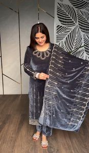 Latest Designer Maruti Fashion Heavy Viscose Velvet Women's Party/Wedding Wear Indian Pakistani Embroidery Sequence <b>Kurti</b> - Product Image 3