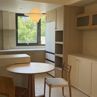 Meuble buffet mural moderne en bois de style japonais avec rangement intégré, console personnalisée pour appartement et maison d'hôtes