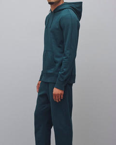 Sweat à capuche de style urbain en demande pour hommes Sweat à capuche élégant en coton et polyester mélangé confortable à porter quotidiennement avec logo personnalisé - Product Image 4