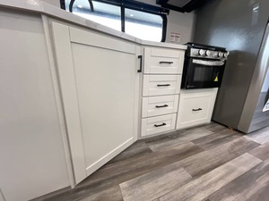 Remolque Jayco Jay F-l-i-g-h-t S-l-x 380DQS 2026 Usado en Buenas Condiciones, Listo para la Venta - Product Image 3
