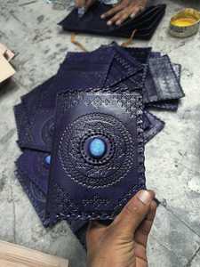 Diarios de cuero repujado de diseño de dragón doble hechos a medida con piedra de ágata hechos con papel hecho a mano de algodón para reventa. - Product Image 3