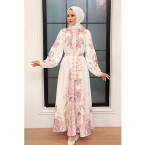 Robes maxi arabes de qualité dans des matières luxueuses avec des coupes évasées et un charme traditionnel maintenant vendues en gros aux détaillants - Product Image 2