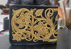 กระเป๋าสตางค์ผู้ชายหนังแท้สองพับทำด้วยมือจริง100% มีเอกลักษณ์เฉพาะคาวบอยโรดีโอกระเป๋าใส่บัตรหลายช่อง - Product Image 3