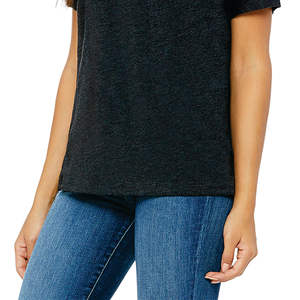 Camiseta holgada con cuello en V para mujer, Camisa de algodón con dobladillo y parte inferior curvada, de poliéster 65% viscosa, color negro carbón de 35% onzas, 3,7 - Product Image 5