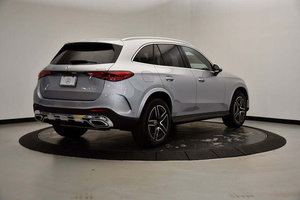 Mercedes-Benz GLC 300 4MATIC Híbrido Turbo Automático 2024 USADO, Volante a la Izquierda, R15, Cuero Oscuro, SUV - Product Image 2