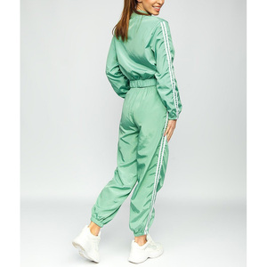Chándal de poliéster personalizado para mujer, sudadera holgada para deportes de invierno, sudadera con cremallera y pantalón con cordón, conjunto de dos piezas - Product Image 4
