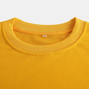 เสื้อสเวตเตอร์คอกลมสีเหลืองลายการ์ตูนหมีพิมพ์ลายกระเป๋าเดินทางแบบสวมใส่สบายสำหรับทุกเพศทุกวัย เสื้อถักแบบสวมใส่สบายสำหรับฤดูใบไม้ร่วง - Product Image 3