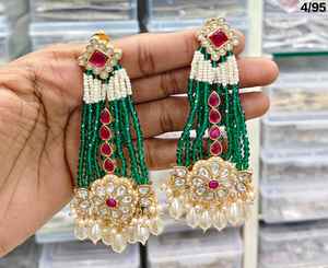 Conjuntos de joyería de pendientes de moda pesados largos de trabajo con tachuelas y perlas de estilo Kundan de estilo de boda de calidad superior para mujeres y niñas - Product Image 6