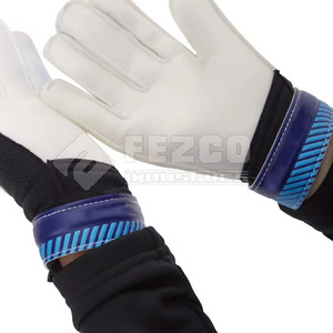 Gants de gardien de but réglables en cuir de haute qualité confortables pour les matchs de football Conception respirante légère - Product Image 5