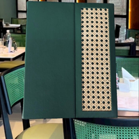 Couverture de menu en cuir PU certifié ISO, durable et de qualité supérieure, avec plaque métallique dorée intégrale, logo embossé, design en bambou pour usage en restaurant