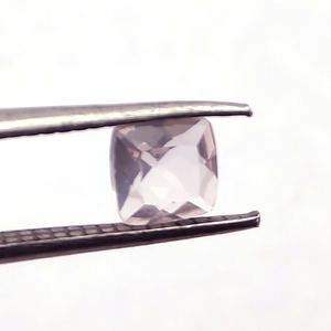 โรสควอตซ์ธรรมชาติคุณภาพสูง ขนาด 5x5 มม. เจียระไนทรงคุชชั่น น้ำหนัก 0.51 กะรัต ขายโดย Iroc Sales ควอตซ์ไฮยาลีน พลอยหลวม ผู้ผลิตและผู้จัดจำหน่ายชั้นนำ - Product Image 2