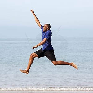 Pantalones cortos de entrenamiento atléticos ligeros para hombre, ropa deportiva de gimnasio de secado rápido con cintura elástica y bolsillos transpirables, patrón sólido - Product Image 4