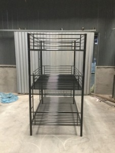 Litera triple <span class=keywords><strong>de</strong></span> metal con estructura fuerte y resistente <span class=keywords><strong>de</strong></span> alta calidad, dormitorio <span class=keywords><strong>de</strong></span> tubo <span class=keywords><strong>de</strong></span> acero, litera apilable para 3 camas - Product Image 3