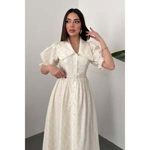 Robe brodée à col Peter Pan et manches ballon, couleur écru - Off-white - Product Image 3