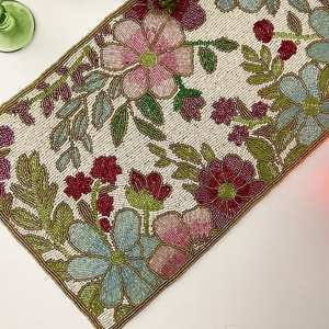 Camino de Mesa Decorativo con Cuentas Coloridas y Diseño Floral Único de Última Moda 2025, Forro de Satén y Algodón - Product Image 3