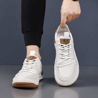 Baskets blanches style skate, minimalistes, élégantes et confortables, imperméables, décontractées et prêtes pour Instagram, de luxe et de créateur