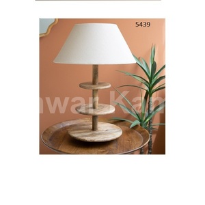 Lampe de table en bois de manguier à trois niveaux avec abat-jour en tissu conique pour la maison salon salle à manger décor - Product Image 1