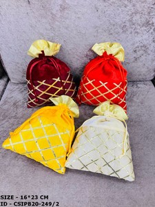 Shaneel Gota Check Potli Batua Monedero Bolsos estampados para celebraciones de boda inolvidables ¡Regalos de devolución! - Product Image 2