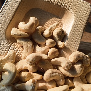 Ventes chaudes Noix de cajou blanches d'Afrique Noyau de qualité W320 Fraîches Biologiques 100% Naturelles avec emballage sous vide pour la transformation alimentaire - Product Image 4