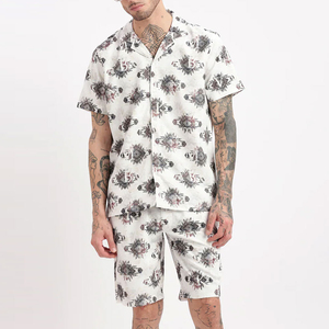 Ensemble t-shirt et short à col rond deux pièces pour hommes OEM/ODM 100% coton Style décontracté respirant et léger pour l'été - Product Image 3