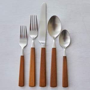 Ensemble de vaisselle de cuisine en acier inoxydable avec manche en bois de haute qualité, sur mesure en gros - Product Image 5