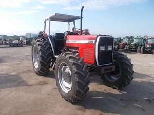 รถแทรกเตอร์มือสอง ยี่ห้อมาสซีย์เฟอร์กูสัน รุ่น 390T 25 แรงม้า ขับเคลื่อน 4 ล้อ เกียร์ธรรมดา สีแดง ห้องโดยสารปิด สำหรับใช้งานทางการเกษตร - Product Image 3
