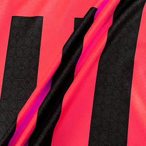 Uniforme de Fútbol de los Mejores Colores Negro y Rojo, Uniforme de Fútbol para Hombre, Uniforme Deportivo Personalizado al por Mayor de Alta Calidad, Uniforme de Fútbol Unisex - Product Image 4