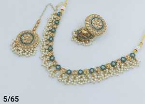 Flor de lujo chapado en oro tradicional Motipearl Kundan tachonado gargantilla collar Jumkha pendiente Mangtika conjunto y conjunto de joyería para mujer - Product Image 2