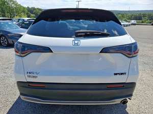 Honda HR-V Sport-B AWD 2024 Usado, Volante a la Izquierda, Color Oscuro, Asientos de Tela, Arranque Remoto, Bluetooth, Android Auto, Techo Solar, Automático - Product Image 4