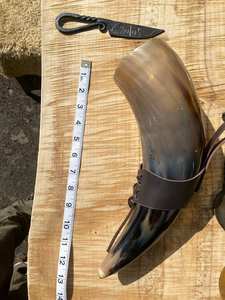 Corne à boire Viking naturelle polie avec support pour Ale et Mead - Product Image 4