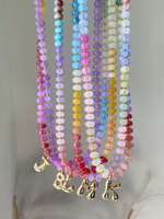 Collier Pendentif Lettre en Acier Inoxydable Fait Main avec Pierres Précieuses Colorées et Vives, Bijoux Éclectiques en Pierres Naturelles pour Boutiques