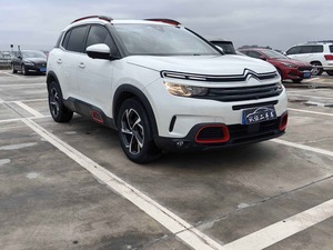 Citroën <span class=keywords><strong>C5</strong></span> <span class=keywords><strong>Aircross</strong></span> 1.6T Turbo SUV 6AT FWD 5 places avec <span class=keywords><strong>toit</strong></span> <span class=keywords><strong>ouvrant</strong></span>, édition luxe, modèle 2017 d'occasion - Product Image 2