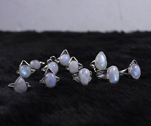 แหวนคริสตัลพลอยมูนสโตนสีรุ้งแหวนเงินออกแบบสเตอร์ลิงสีน้ำเงินประดับอัญมณีชุบเงิน - Product Image 5