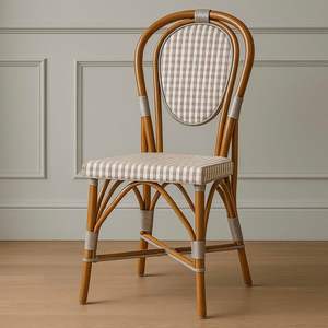 Diseño único de silla de ratán con construcción duradera para uso en interiores y exteriores - Product Image 2