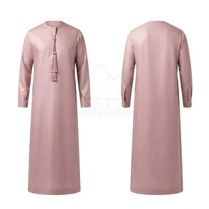 Kandura émirati raffiné pour homme, thobe traditionnel du Golfe, sans col, avec détail de pompons sur le devant, manches longues, en coton respirant et léger - Product Image 6