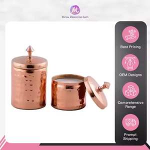 Velas de cera de soja de calidad superior en soportes redondos de latón con acabado antiguo al por mayor, tarros decorativos para velas hechos en la India - Product Image 2