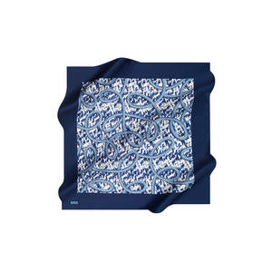 ผ้าพันคอผ้าไหมลายจุดสีกรมท่าหรูหรามี100% - Product Image 1