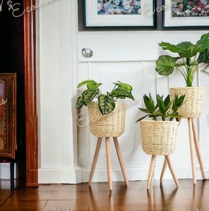 Cesta moderna, maceta, maceta decorativa hecha a mano, maceta de mimbre para interiores y exteriores, pantalla de plantas de ratán, patas de soporte de madera - Product Image 3