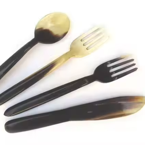 Juego de cubiertos de cuerno de bajo precio con estilos modernos y elegantes Cucharas de postre de cuerno únicas de acero con espejo de artesanía de media luna - Product Image 1