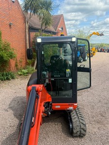 Excavadora Mini de Servicio Pesado U27-4 con Giro Cero, Motor Hidráulico, Capacidad de Cucharón de 2.6m y 3000kg para Contratistas - Product Image 1