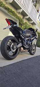 Motocicleta Deportiva de Alto Rendimiento de 900cc Lista para Pista - Product Image 4
