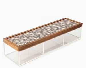 Boîte décorative de luxe en acrylique Arabian Pearl Splendor avec couvercle en bois incrusté de nacre, idéale pour la présentation de cadeaux festifs - Product Image 3