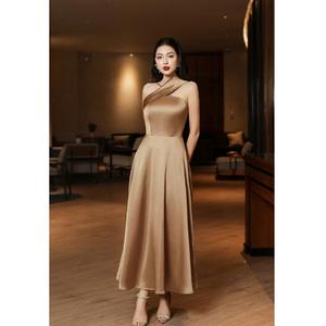 Robes de célébrités élégantes Robe longue sans manches en satin de soie haut de gamme pour l'été - Product Image 3